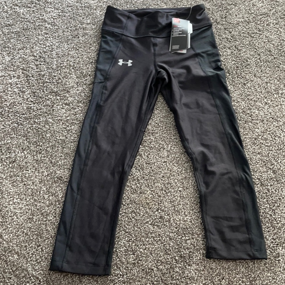 Nwt underarm headgear Capri